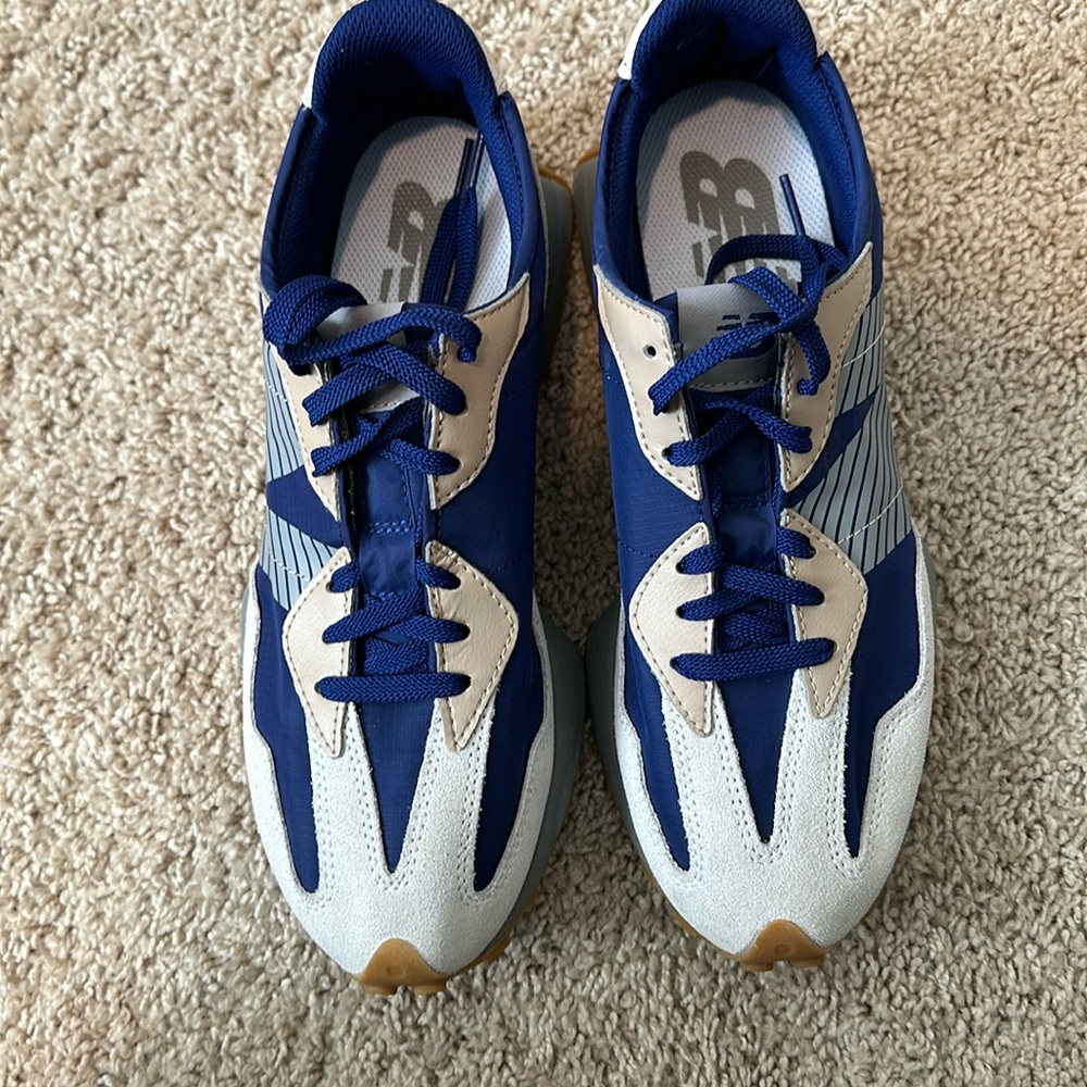 New Balance  327 Sneakers 👟